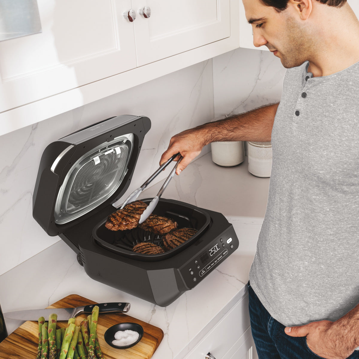 Ninja Foodi Health Grill & Air Fryer 5.7L Black/Steel AG301ME