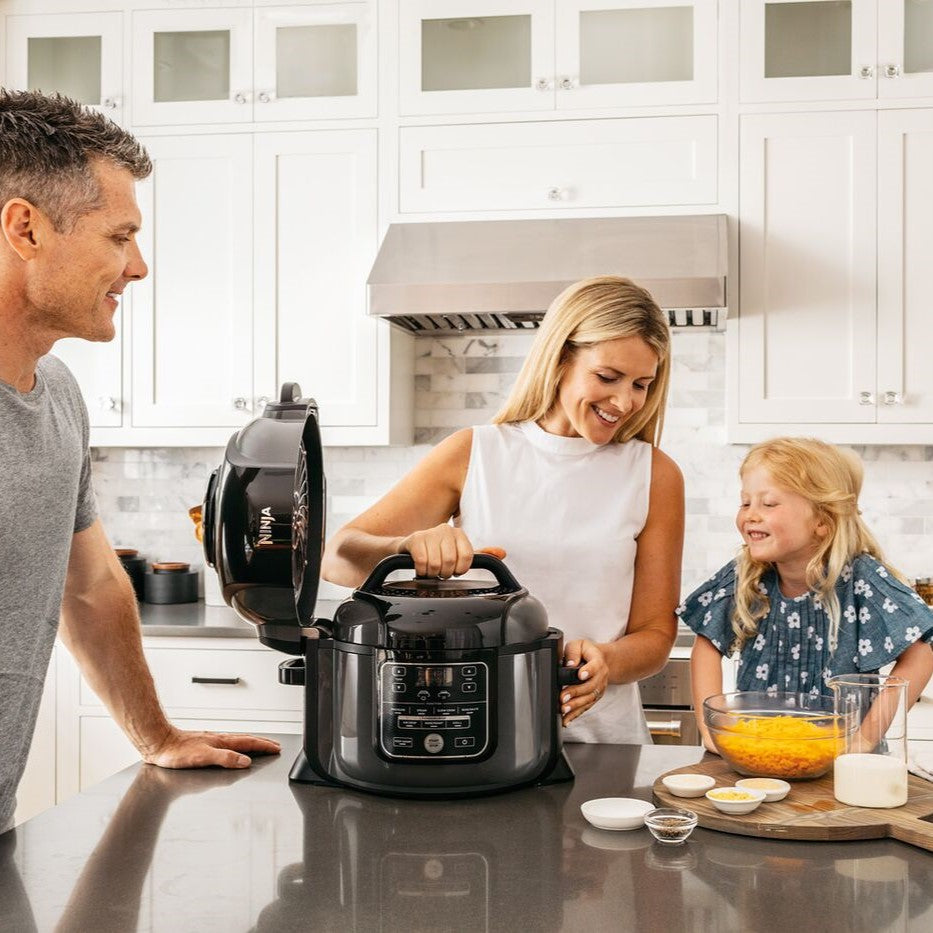 Ninja Foodi 7-in-1 Multi-Cooker 6L Black OP300ME