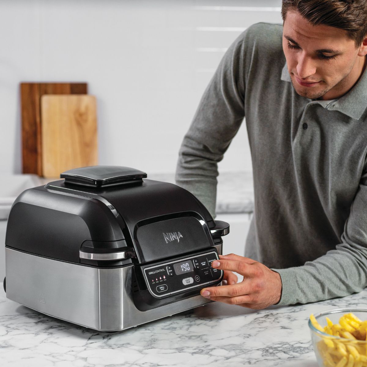Ninja Foodi Health Grill & Air Fryer 5.7L Black/Steel AG301ME